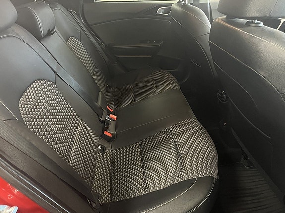 Kia XCeed 10 of 21