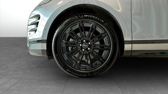 Land Rover Range Rover Evoque 9 of 16