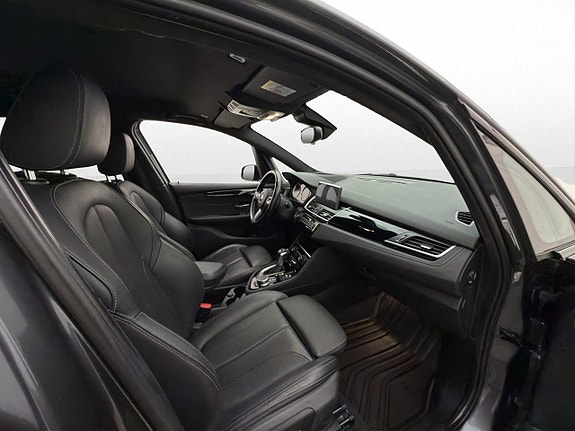BMW 225xe 22 of 25