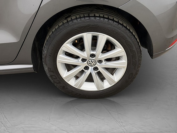 Volkswagen Polo 22 of 24