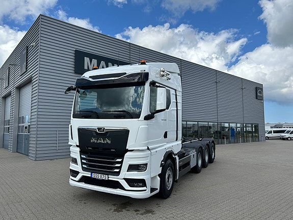 MAN TGX 35.520 8x4-4 BL JOAB 24T för omgående leverans