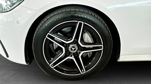 Mercedes-Benz E220 d 9 of 26