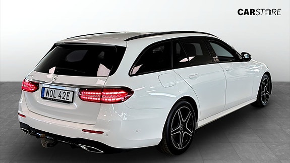 Mercedes-Benz E220 d 2 of 5