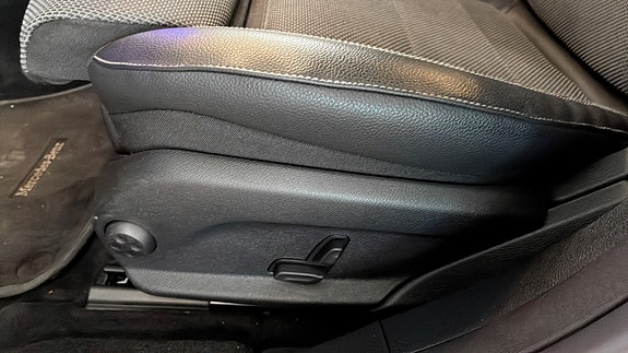 Mercedes-Benz E220 d 22 of 26
