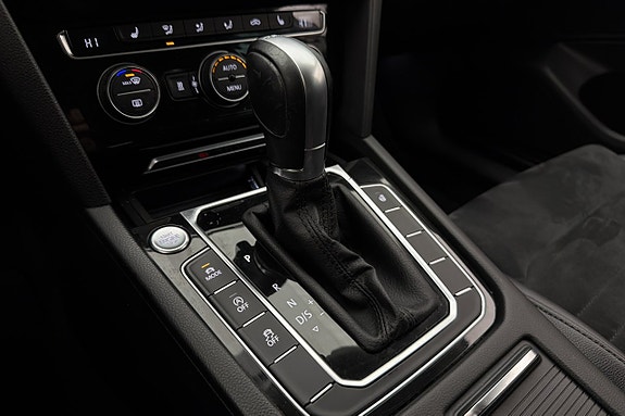 Volkswagen Passat 14 of 26