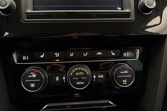 Volkswagen Passat 15 of 26