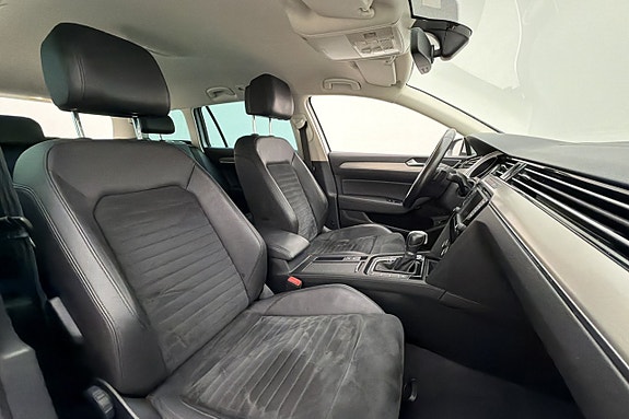 Volkswagen Passat 22 of 26