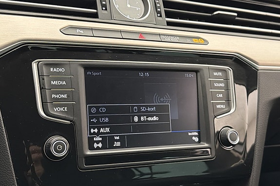 Volkswagen Passat 18 of 26