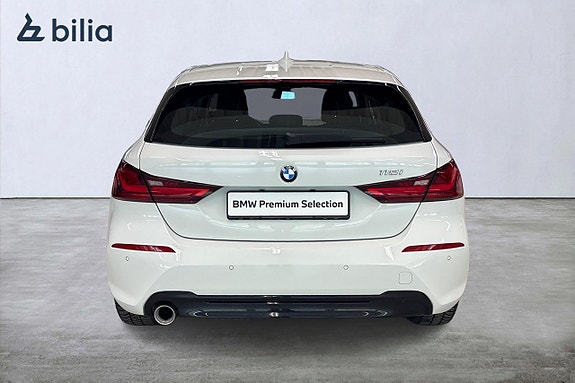 BMW 118i 4 of 5