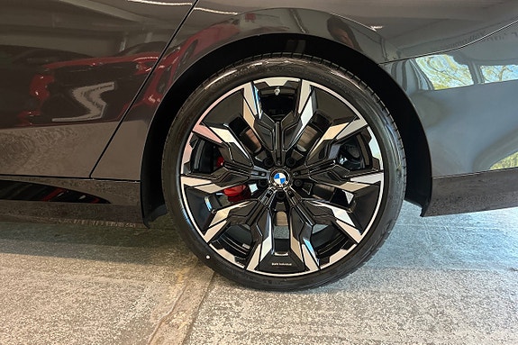 BMW 530e 14 of 18