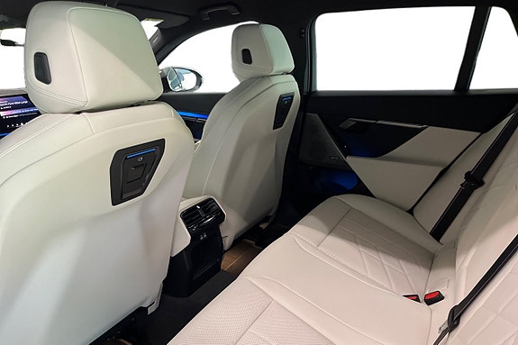 BMW 530e 11 of 18
