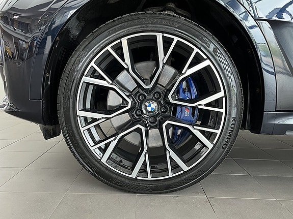 BMW X7 4 of 5