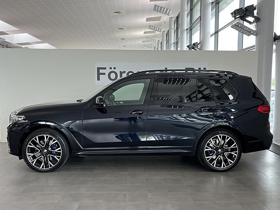 BMW X7 3 of 5