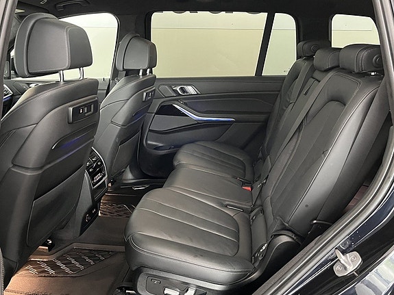 BMW X7 14 of 18