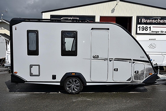Knaus 480 QL Sport & Fun Black Selection, Dubbelbädd 3 of 5