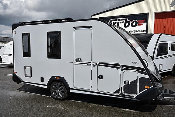 Knaus 480 QL Sport & Fun Black Selection, Dubbelbädd 2 of 5