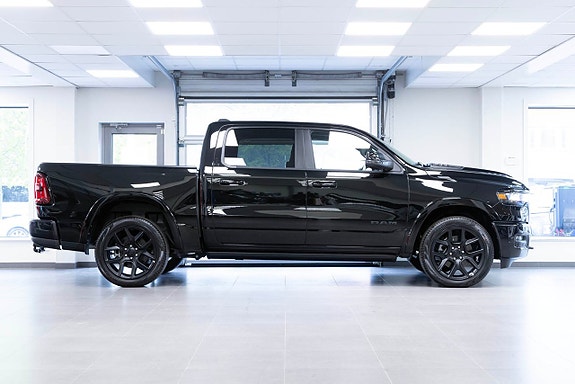 Dodge RAM 1500 2 of 5