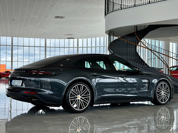 Porsche Panamera 4S 5 of 5