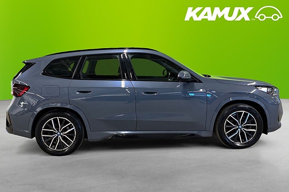 BMW iX1 2 of 5