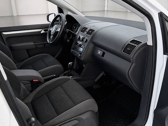 Volkswagen Touran 6 of 11