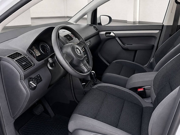 Volkswagen Touran 5 of 5