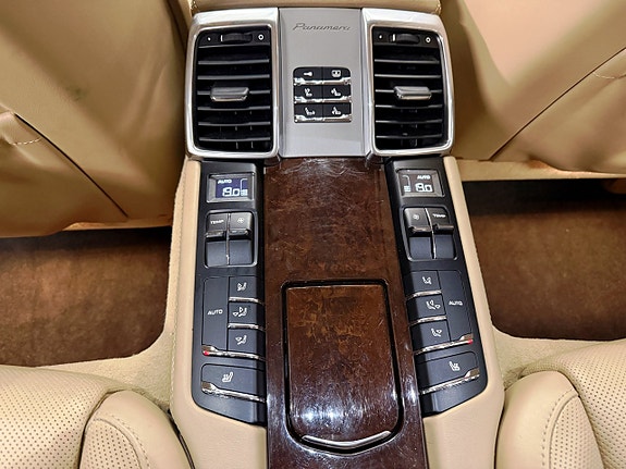 Porsche Panamera 4S 16 of 30
