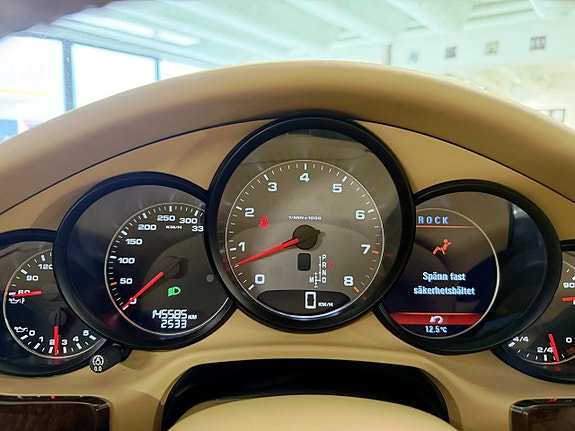 Porsche Panamera 4S 14 of 30