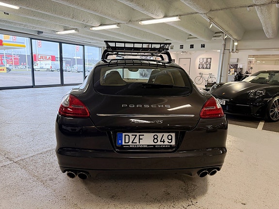 Porsche Panamera 4S 8 of 30