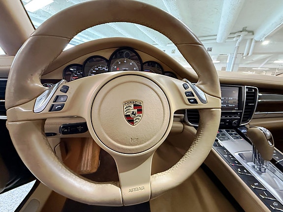 Porsche Panamera 4S 13 of 30