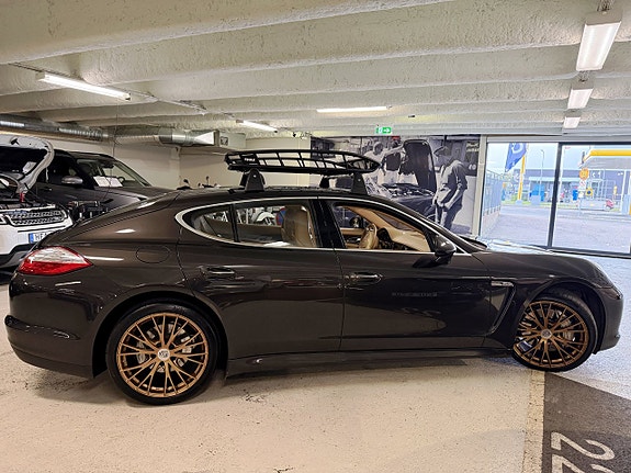 Porsche Panamera 4S 6 of 30