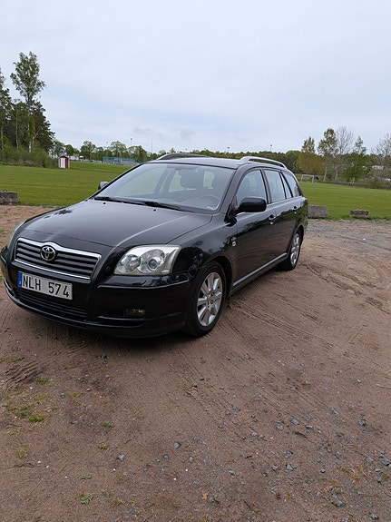 Brukt Toyota Avensis 2.2 d-4d