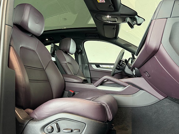 Porsche Cayenne S 15 of 27