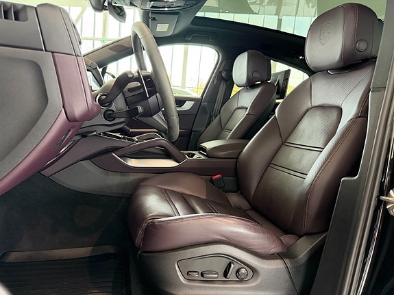Porsche Cayenne S 9 of 27