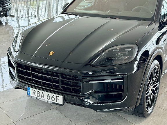 Porsche Cayenne S 7 of 27