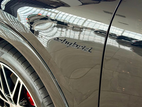 Porsche Cayenne S 8 of 27