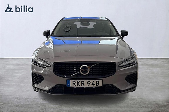 Volvo V60 2 of 5