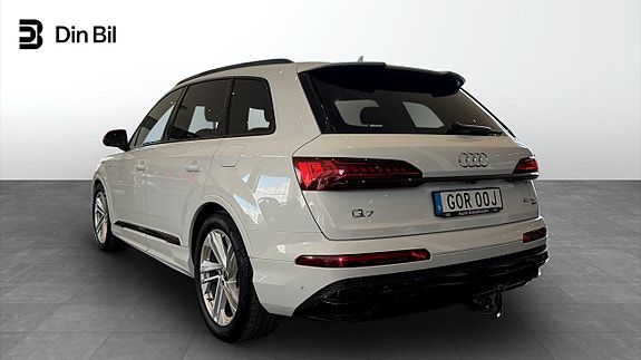 Audi Q7 3 of 5