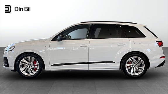 Audi Q7 2 of 5