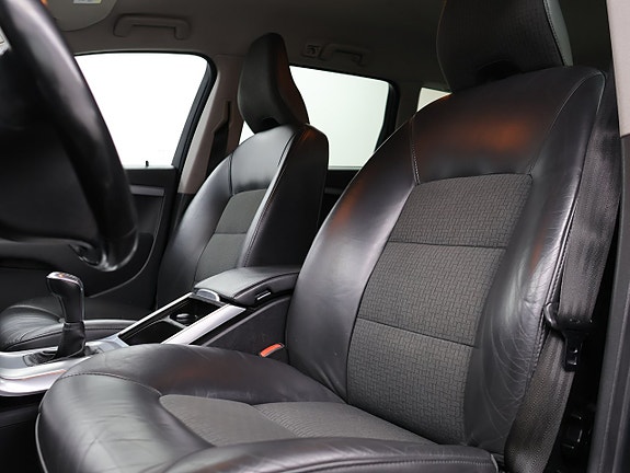 Volvo V70 13 of 27