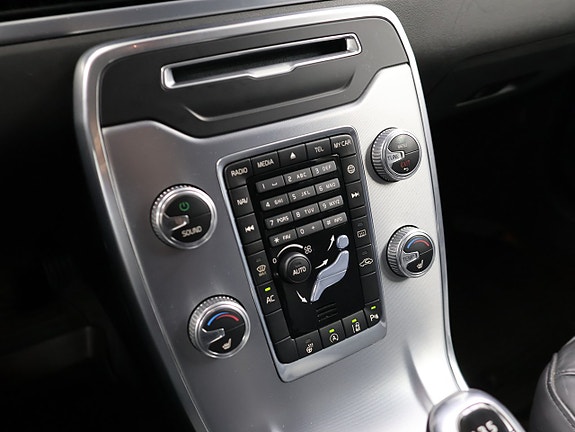 Volvo V70 18 of 27