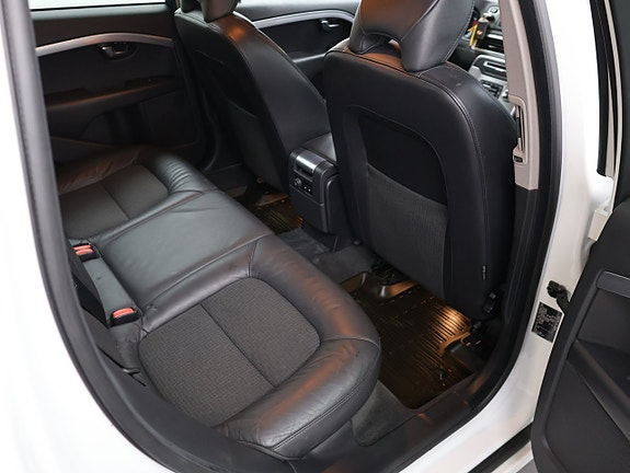Volvo V70 24 of 27