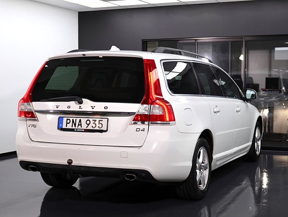 Volvo V70 8 of 27