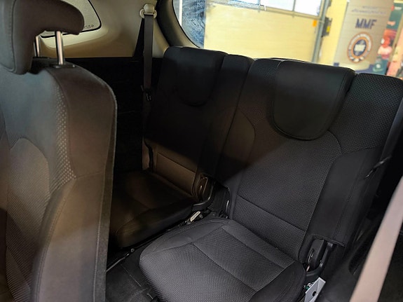 Kia Carens 18 of 23