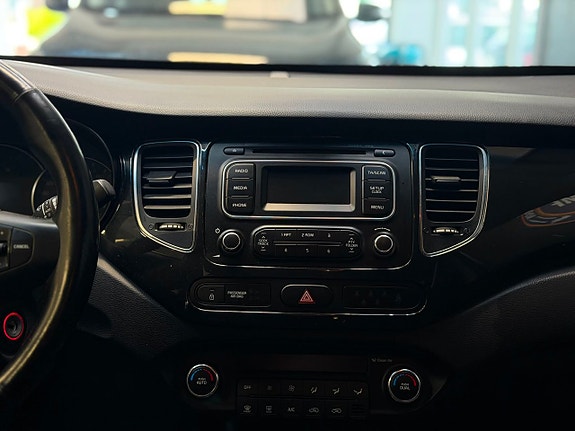 Kia Carens 11 of 23