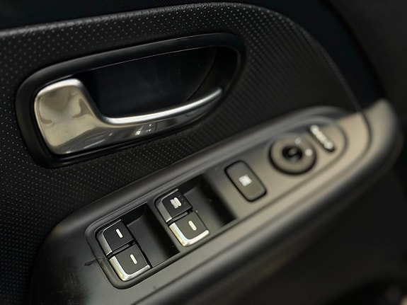 Kia Carens 15 of 23