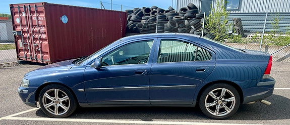 Volvo S60 3 of 5