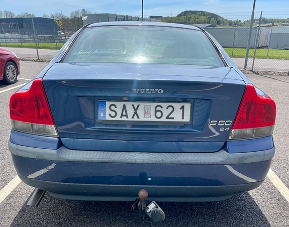 Volvo S60 2 of 5