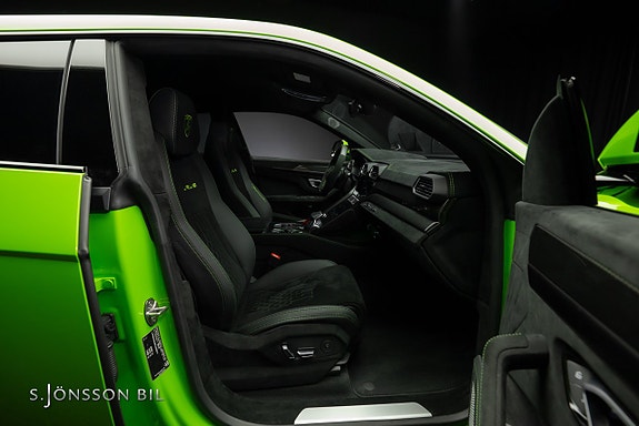 Lamborghini Urus 28 of 30