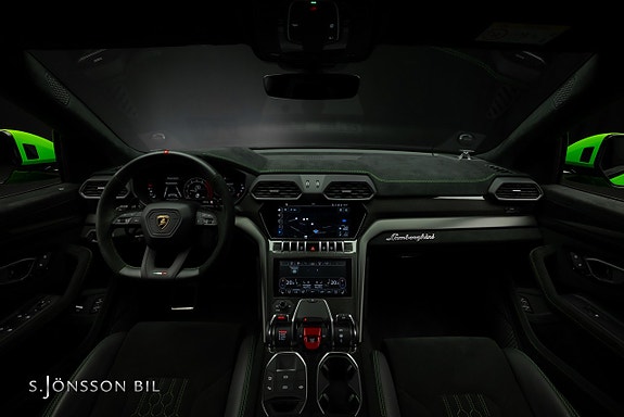 Lamborghini Urus 22 of 30