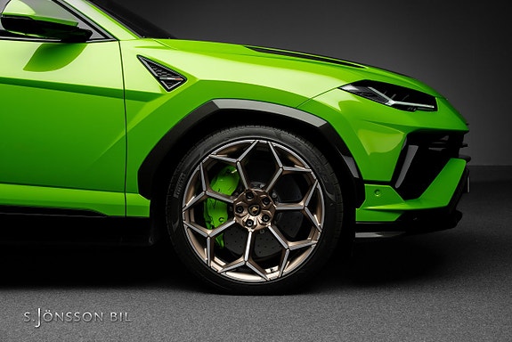 Lamborghini Urus 10 of 30